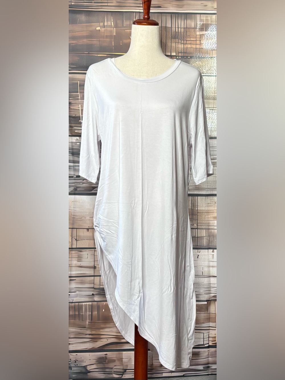 Torrid NWT Super Soft White Asymmetrical Hem Tunic Top 2 2X